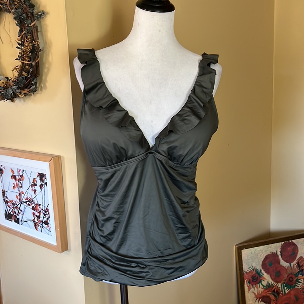 SONNET SHORES Size 16 Swim Top Army Green Swimsuit Ruffle Trim VNeck Pad Bra NWT